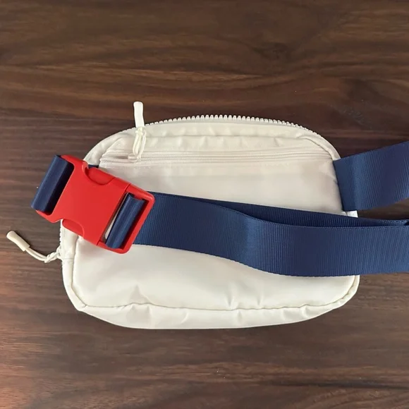 USA Waist Bag - Picture 3 of 3
